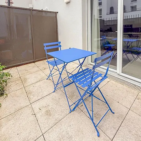 Apartment Moderne Avec Terrasse Privee Et Parking Poissy