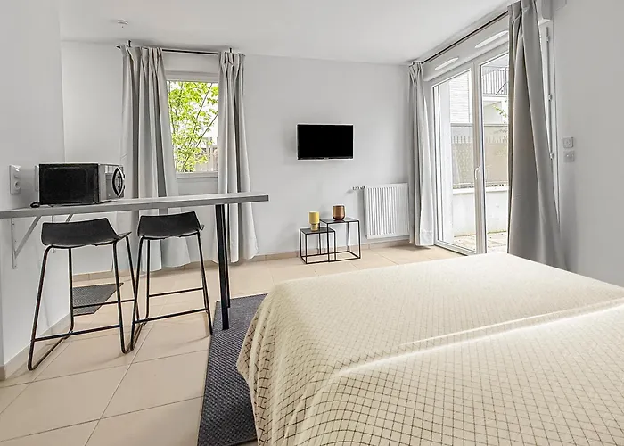 Moderne Avec Terrasse Privee Et Parking *